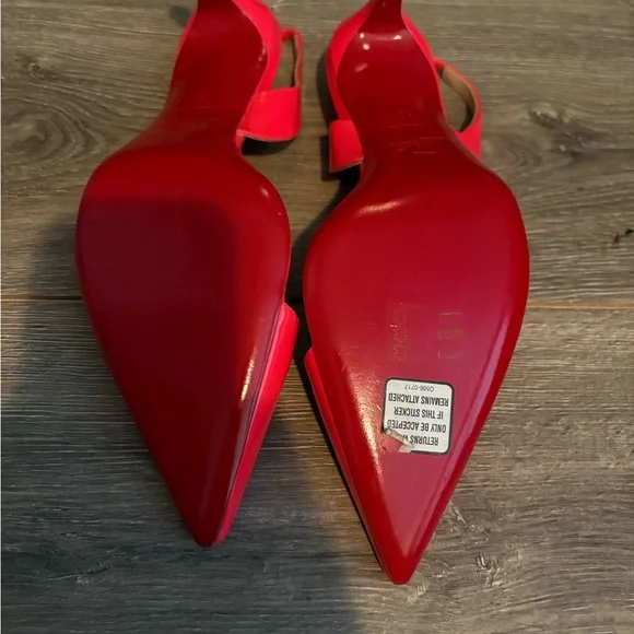 Christian Louboutin Pink Patent Slingback Pointed-Toe Flats. Never worn. - Picture 5 of 6